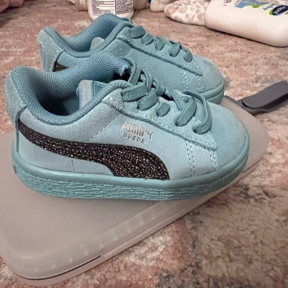 Puma teal toddler sneaker size 4